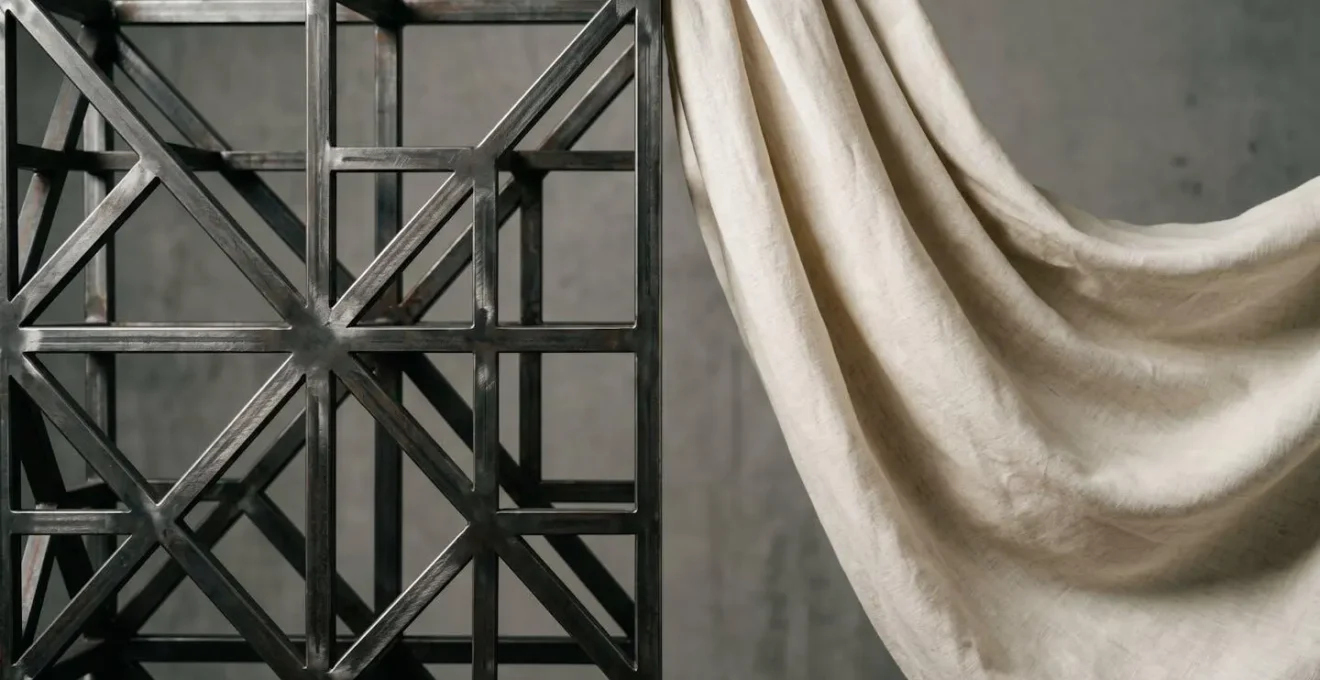 Métaphore visuelle de la flexibilité et de la rigidité des conditions de prêt immobilier